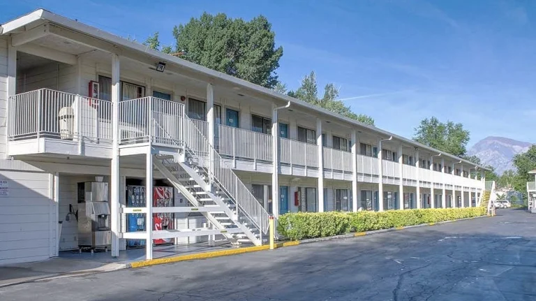 Motel 6 Bishop